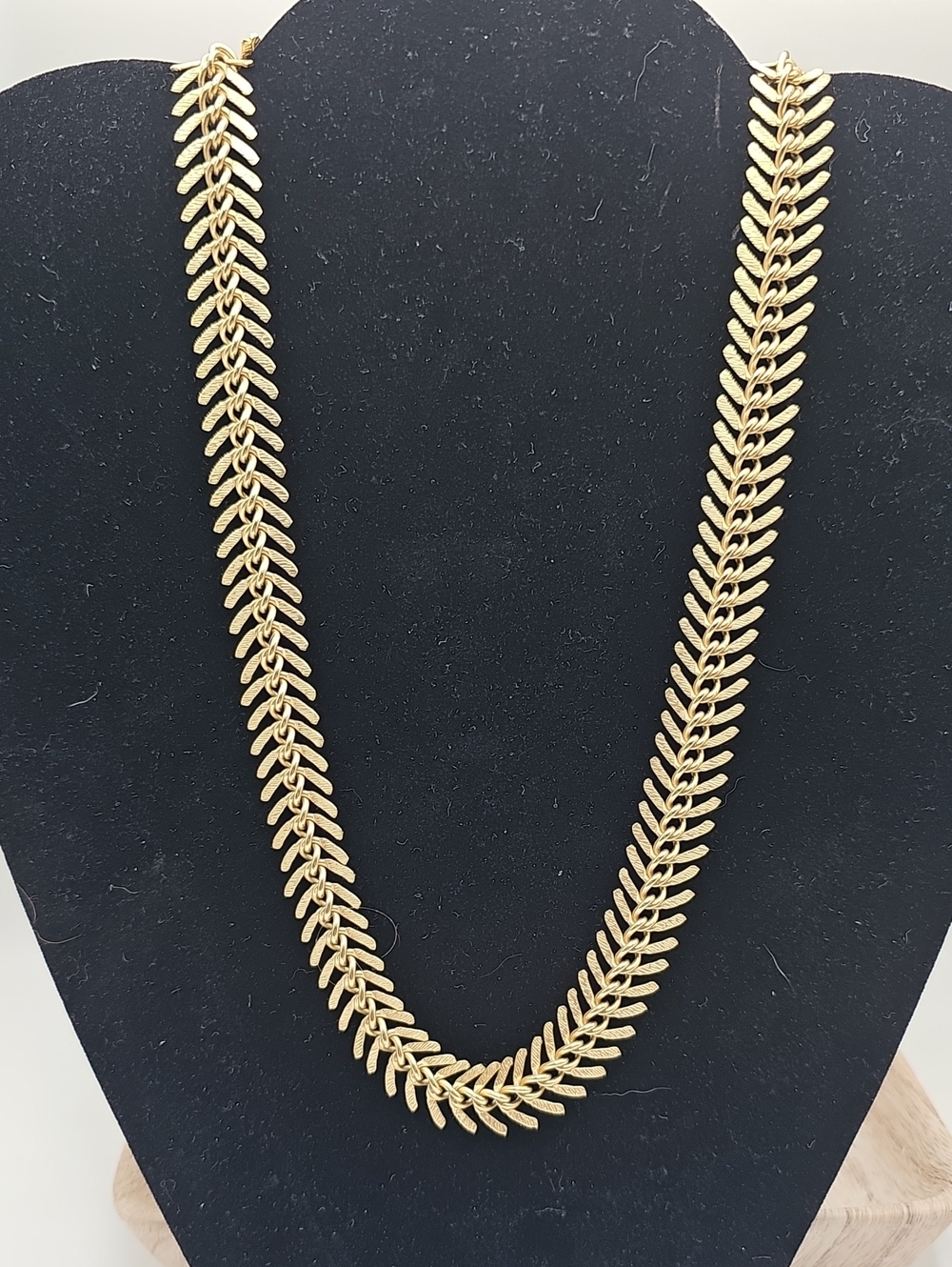 Vintage Gold Leaf-Link Necklace - Women Jewelry. Fish Spint Chain. Gold Filled.